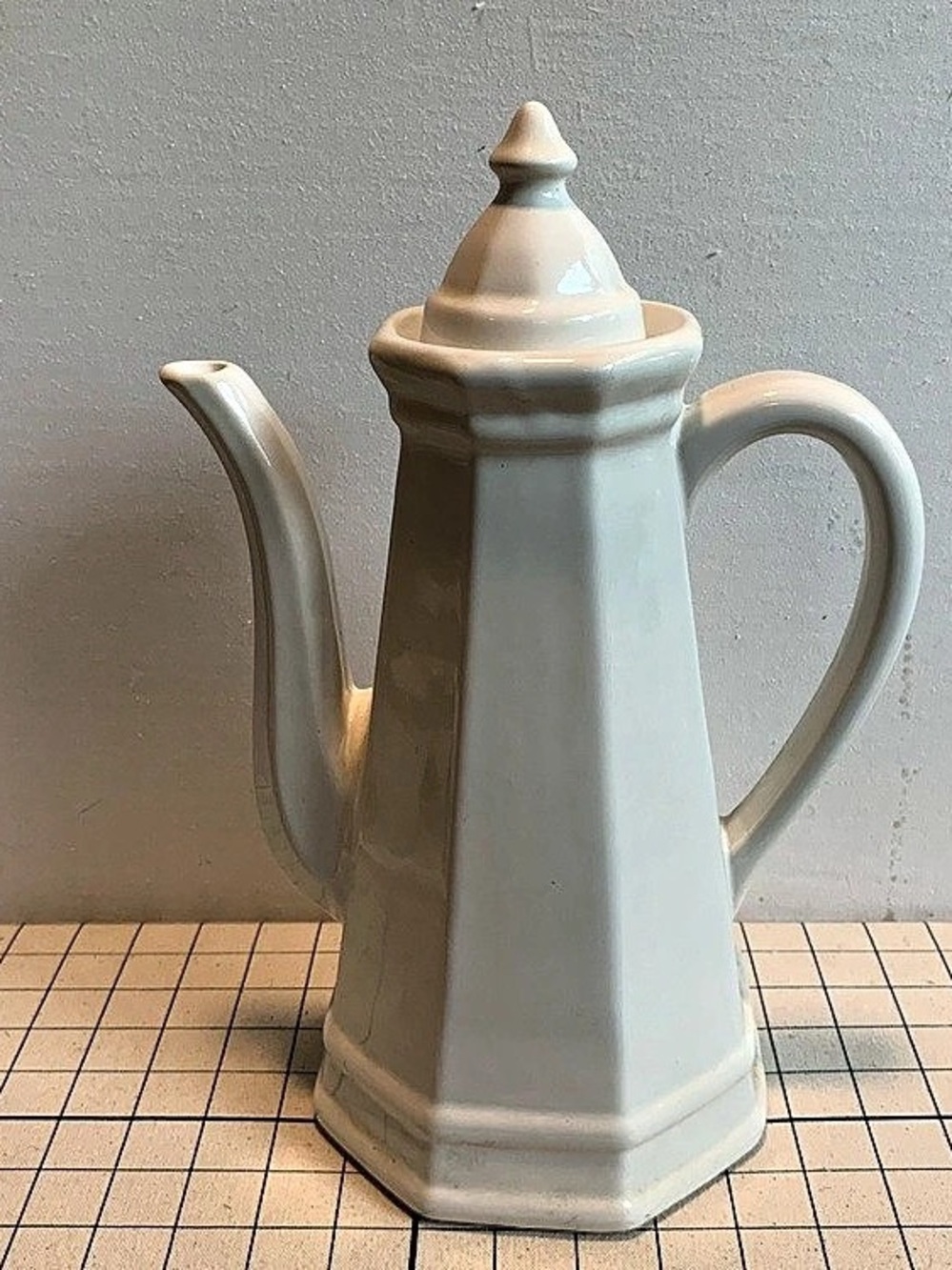 Vintage Pfaltzgraff Heritage White Tall Coffee Pot (490H) with Lid